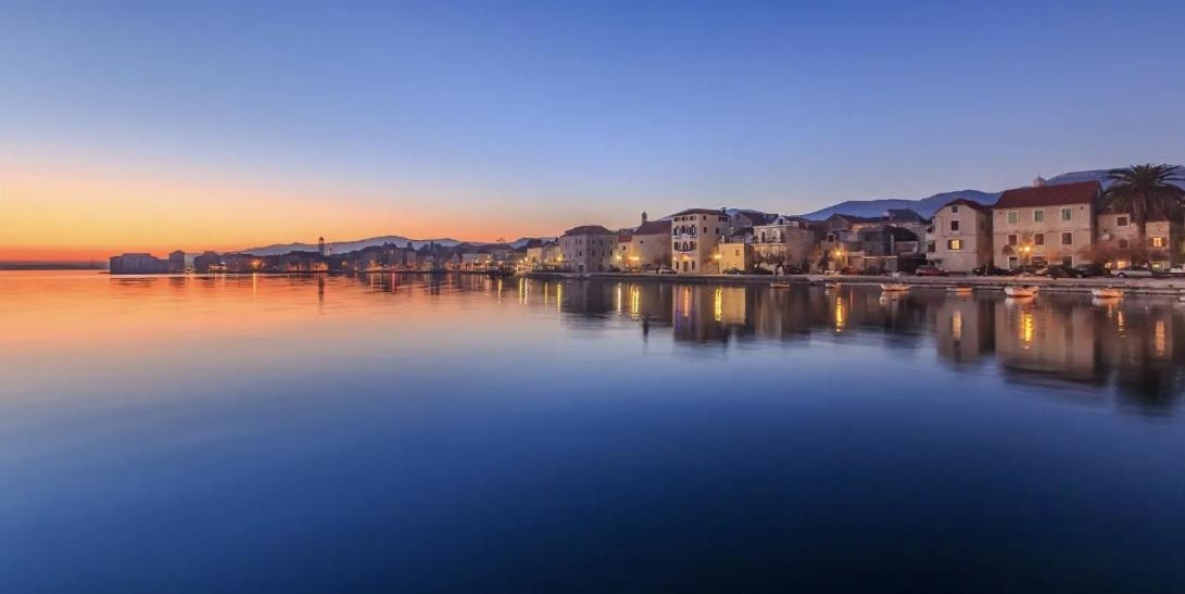 Seaside Gateway Apartment Каштела Экстерьер фото