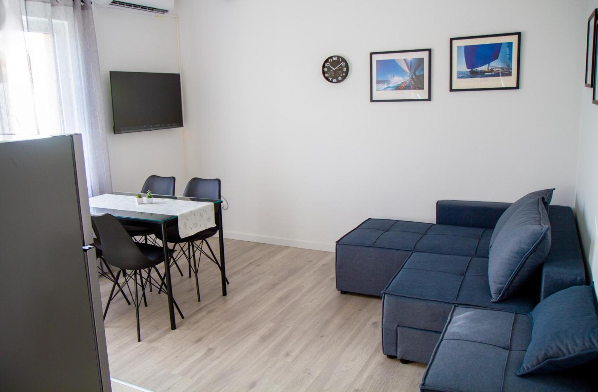 Seaside Gateway Apartment Каштела Экстерьер фото