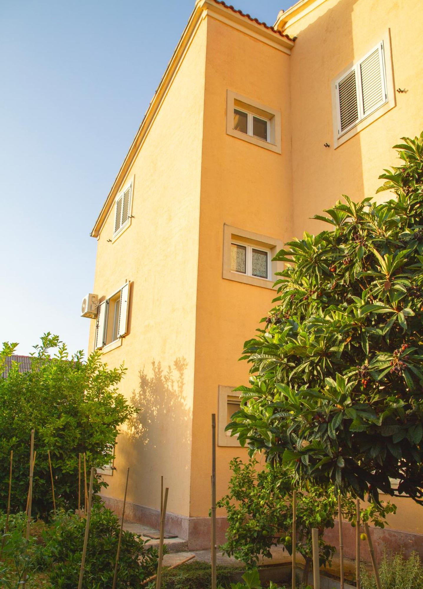 Seaside Gateway Apartment Каштела Экстерьер фото